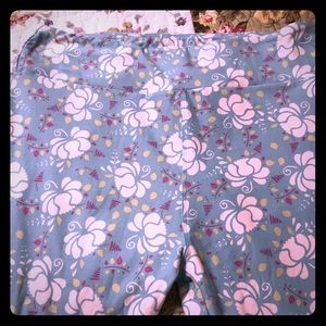 New without tags. Lularoe leggings, tall & curvy